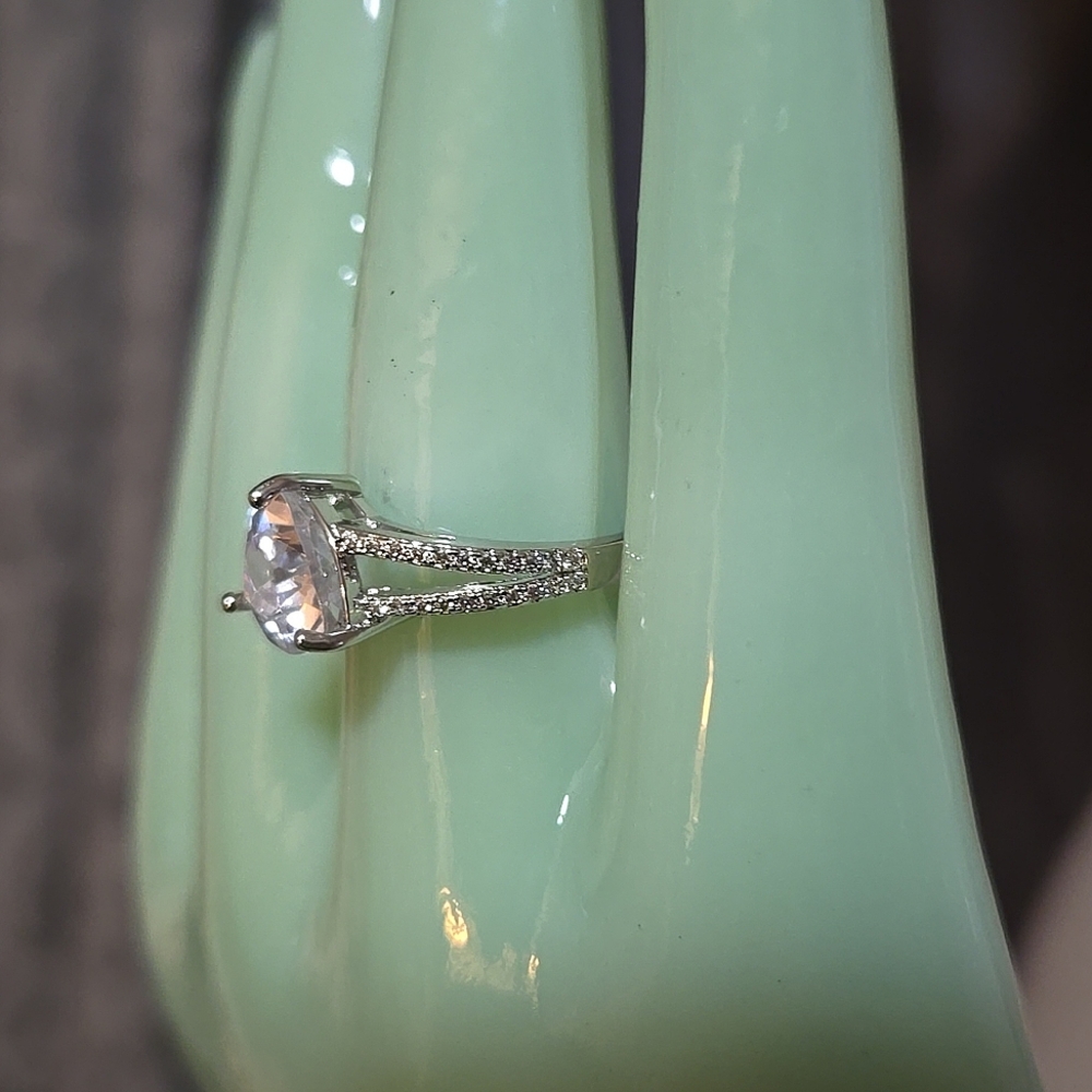 Antique Style Ring - Picture 3 of 5